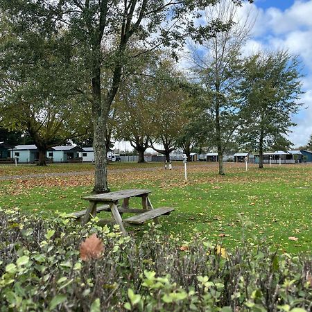 Cambridge Top 10 Holiday Park エクステリア 写真