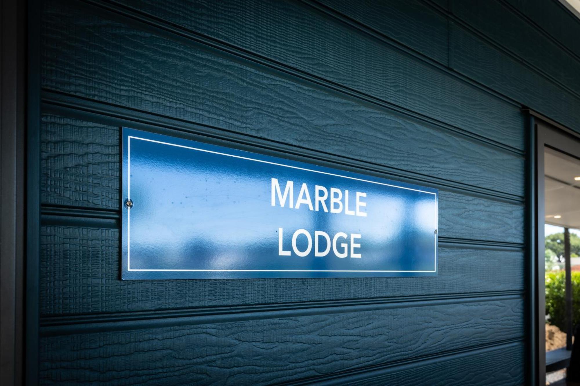 Cambridge Top 10 Holiday Park エクステリア 写真